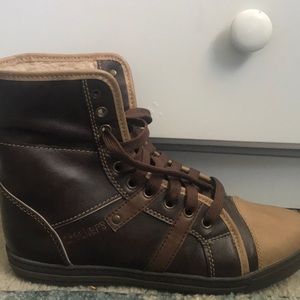 Brown leather high top shoes Size 9.5
